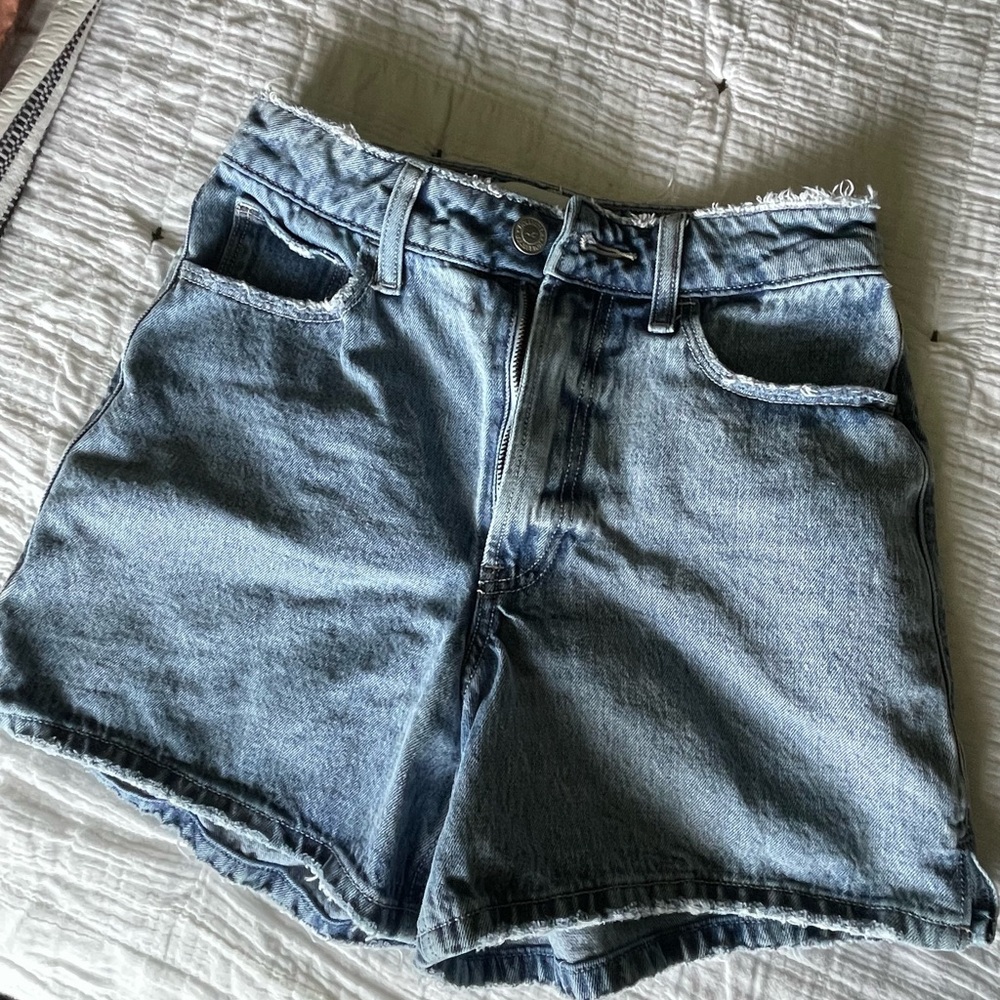 Hollister Ultra High Rise 90’s Blue Jean Short
